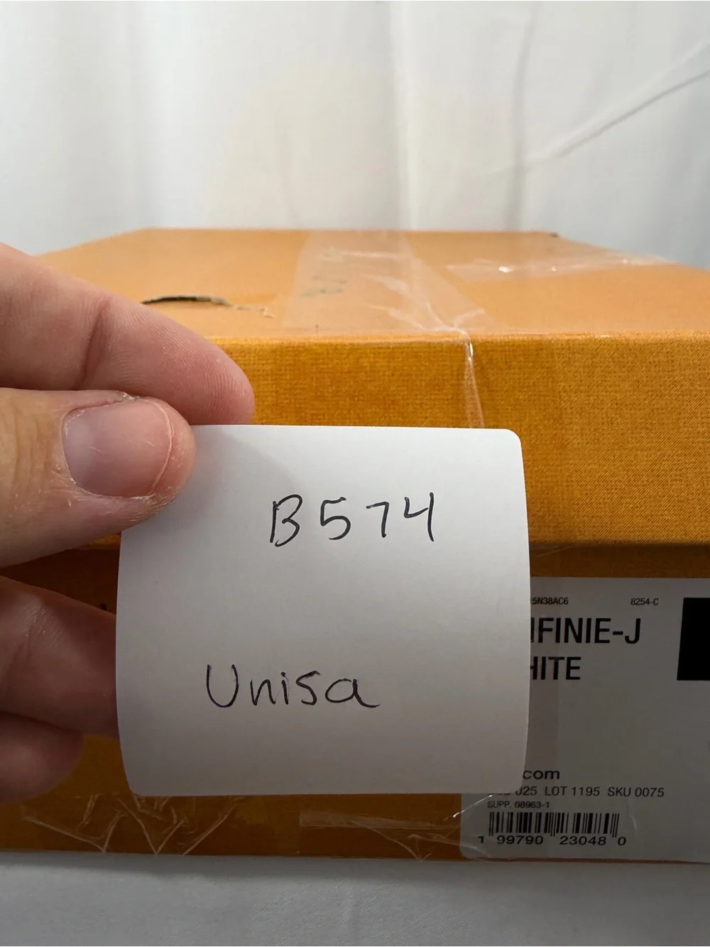 NWT Unisa Women’s Size 8 White Ankle-Strap Heels